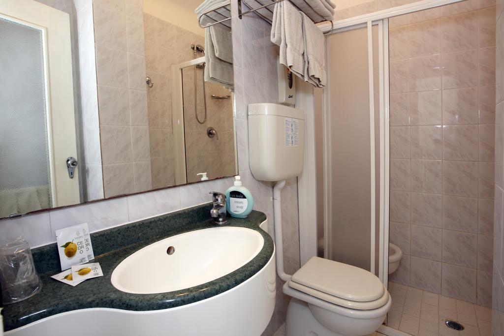 Hotel Vannini Ріміні Номер фото